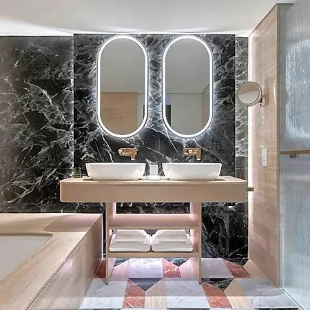 Hotel The Landmark Nicosia, Autograph Collection 5*