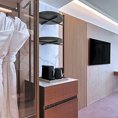 Hotel The Landmark Nicosia, Autograph Collection 5*