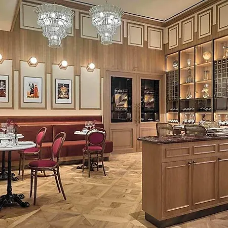 Hotel The Landmark Nicosia, Autograph Collection 5*